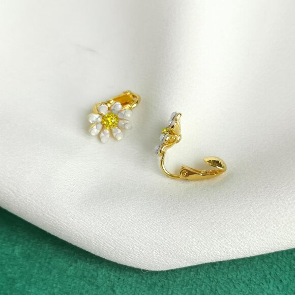 New Kate Spade Gold Ear Clip Earrings - Dazzling Daisy - Picture 3 of 3